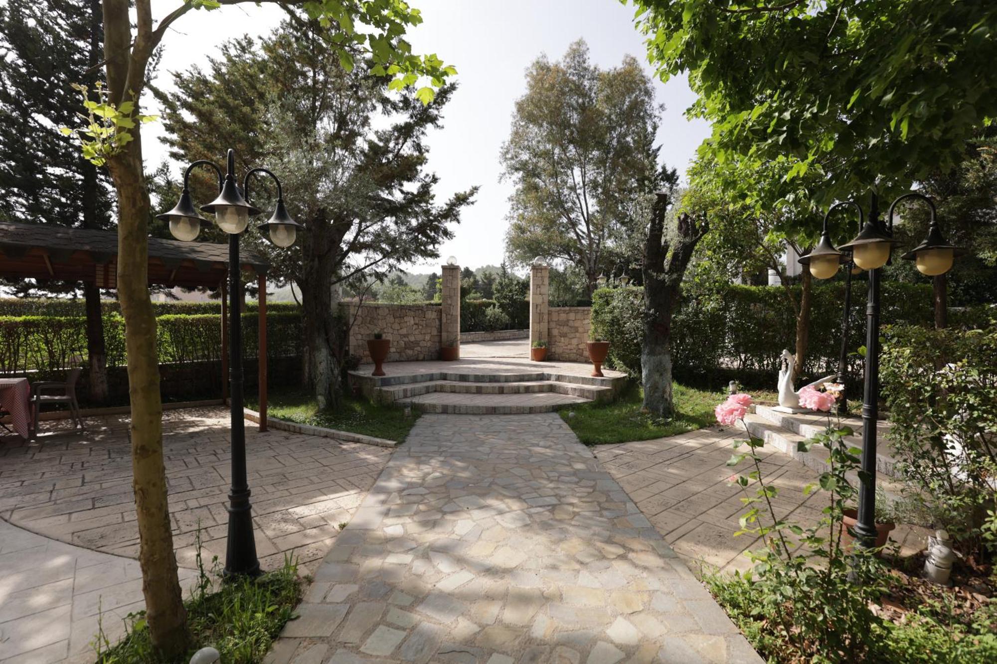 Mema Resort Tirana Exterior foto
